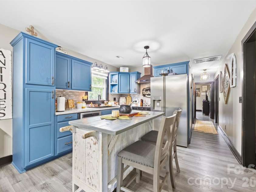 1207 Scenic Drive, Shelby, NC 28150.  MLS# CAR4426959, YatesRealty ID 52720. 