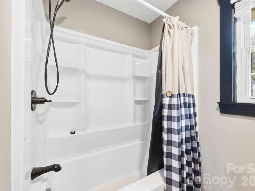 1207 Scenic Drive, Shelby, NC 28150.  MLS# CAR4426959, YatesRealty ID 52720. 