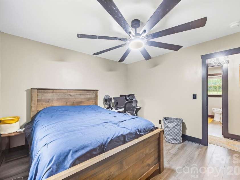 1207 Scenic Drive, Shelby, NC 28150.  MLS# CAR4426959, YatesRealty ID 52720. 