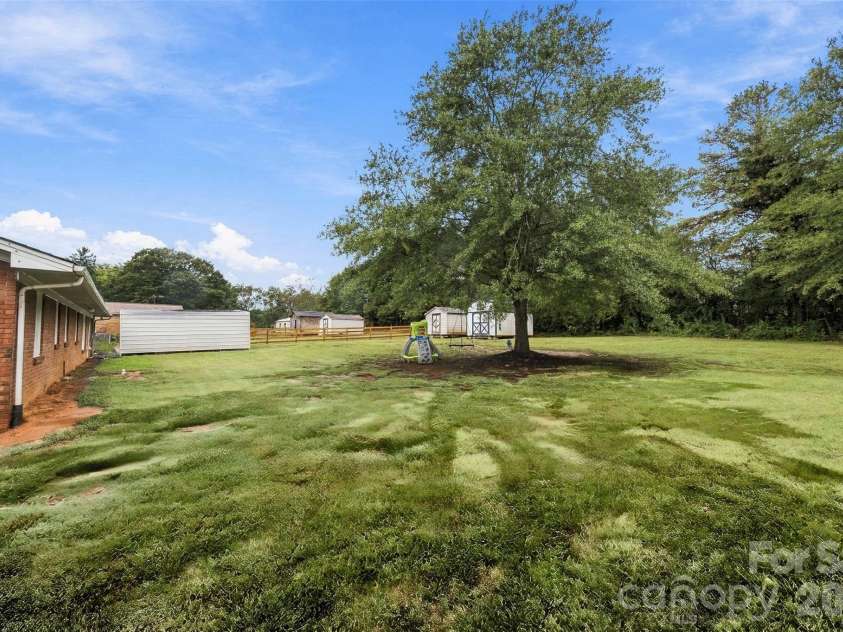 1207 Scenic Drive, Shelby, NC 28150.  MLS# CAR4426959, YatesRealty ID 52720. 