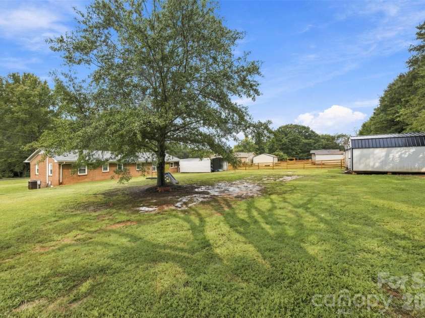 1207 Scenic Drive, Shelby, NC 28150.  MLS# CAR4426959, YatesRealty ID 52720. 