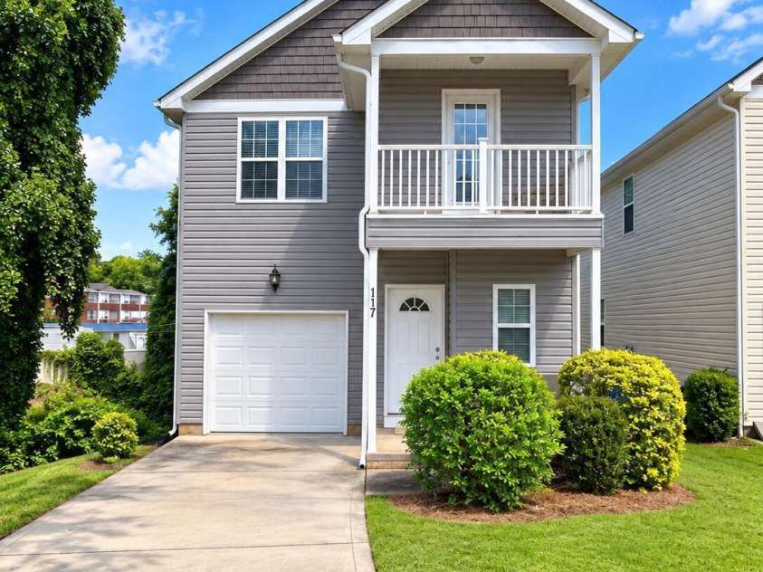 117 Lookout Point Place, Mooresville, NC 28115.  MLS# CAR4428092, YatesRealty ID 52721. 
