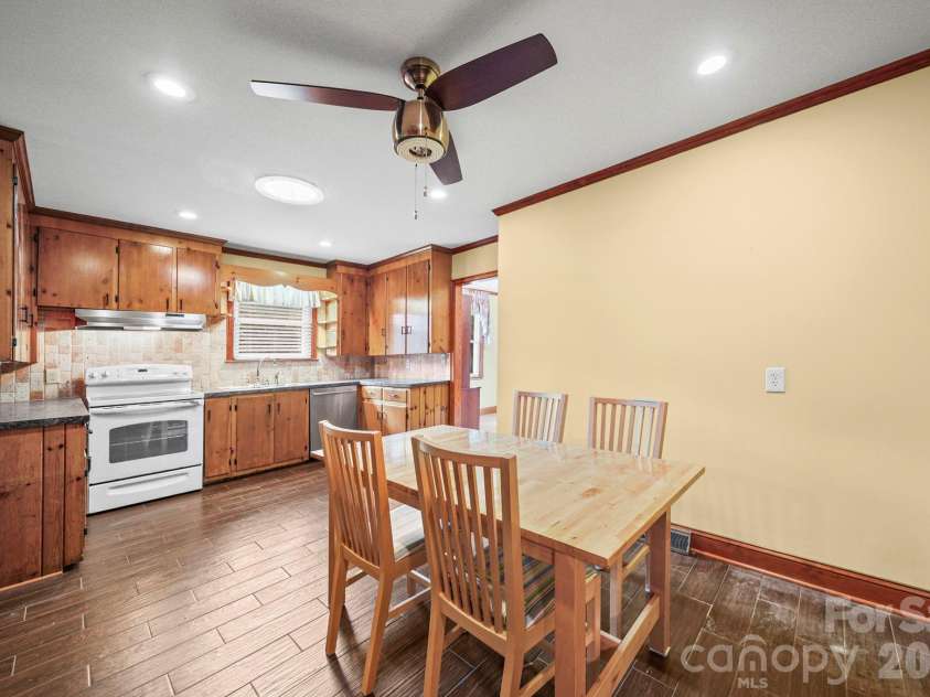 311 Old Nc 277 Loop Road, Dallas, NC 28034.  MLS# CAR4427660, YatesRealty ID 52723. 