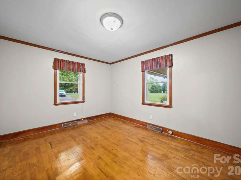 311 Old Nc 277 Loop Road, Dallas, NC 28034.  MLS# CAR4427660, YatesRealty ID 52723. 