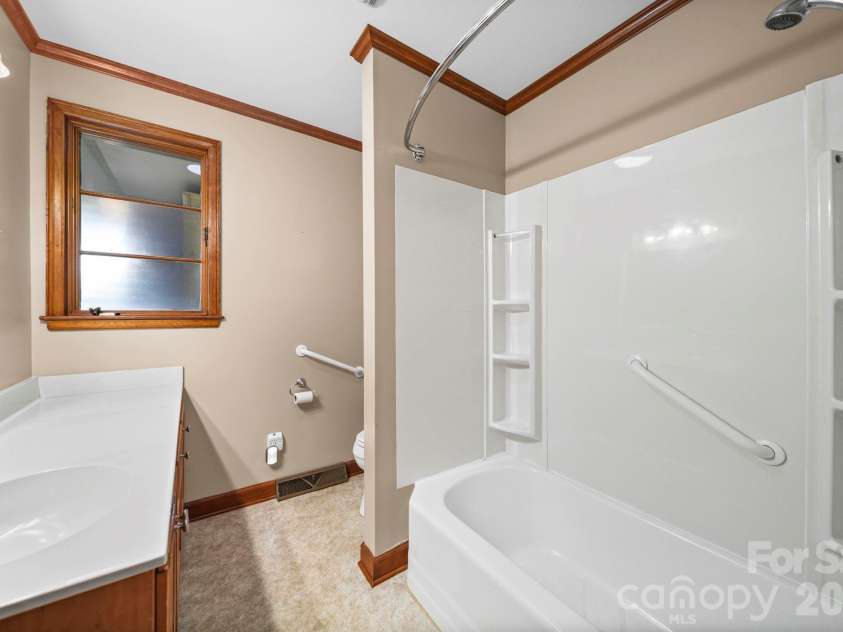 311 Old Nc 277 Loop Road, Dallas, NC 28034.  MLS# CAR4427660, YatesRealty ID 52723. 