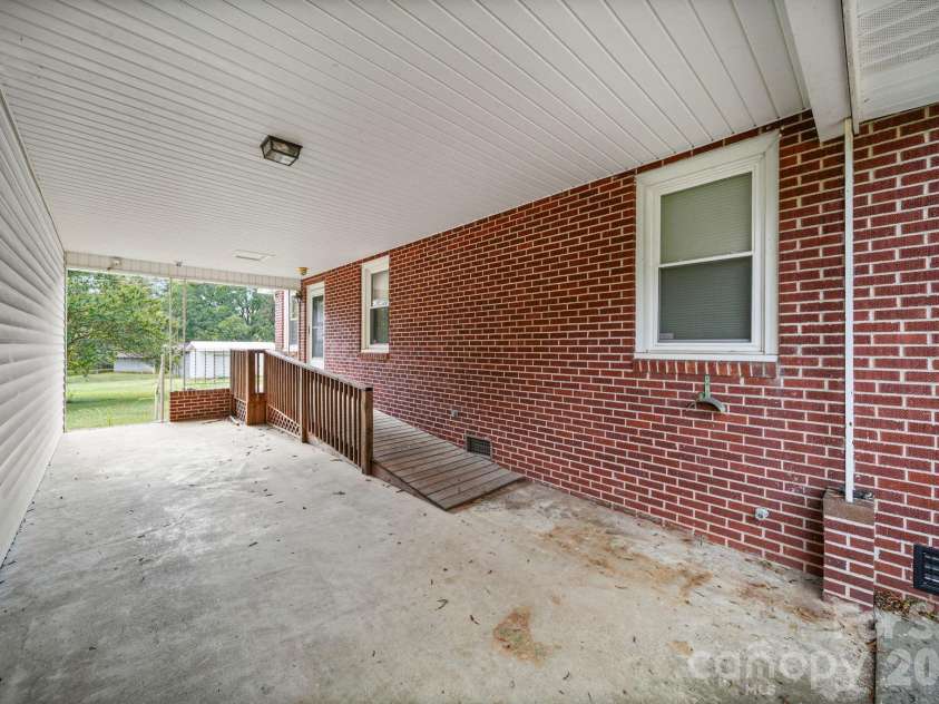 311 Old Nc 277 Loop Road, Dallas, NC 28034.  MLS# CAR4427660, YatesRealty ID 52723. 