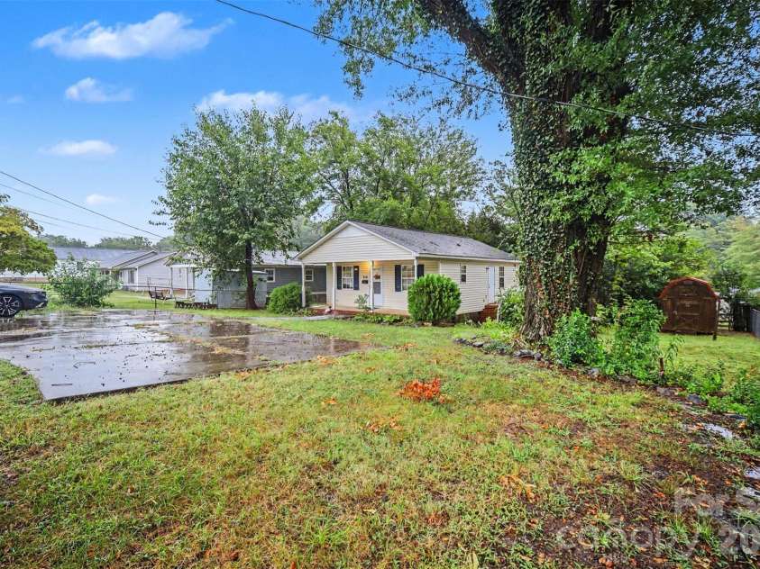 826 2nd Street, Kings Mountain, NC 28086.  MLS# CAR4428125, YatesRealty ID 52724. 