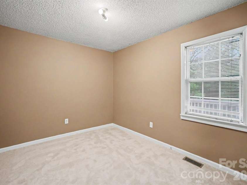 826 2nd Street, Kings Mountain, NC 28086.  MLS# CAR4428125, YatesRealty ID 52724. 