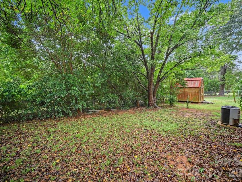 826 2nd Street, Kings Mountain, NC 28086.  MLS# CAR4428125, YatesRealty ID 52724. 
