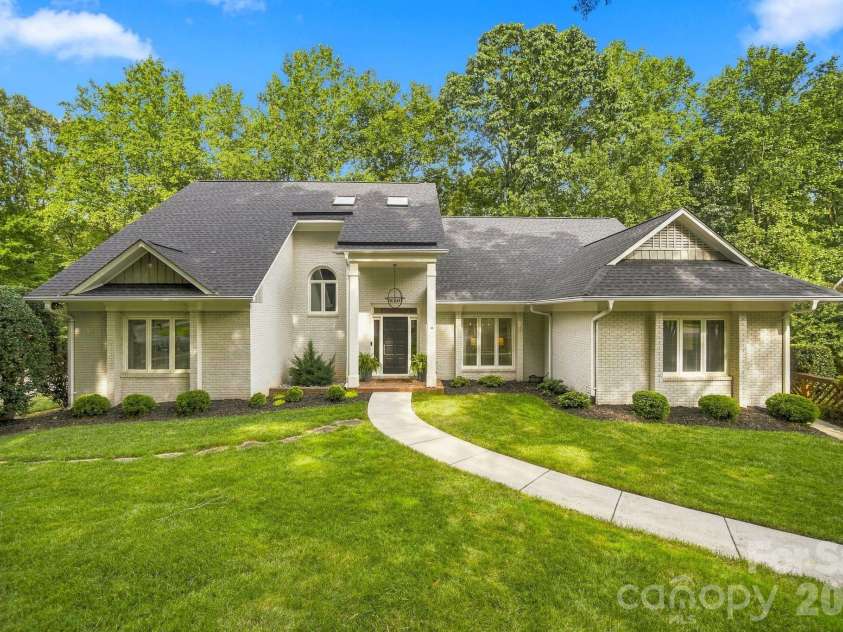 6643 Colston Court, Charlotte, NC 28210.  MLS# CAR4416172, YatesRealty ID 52729. 