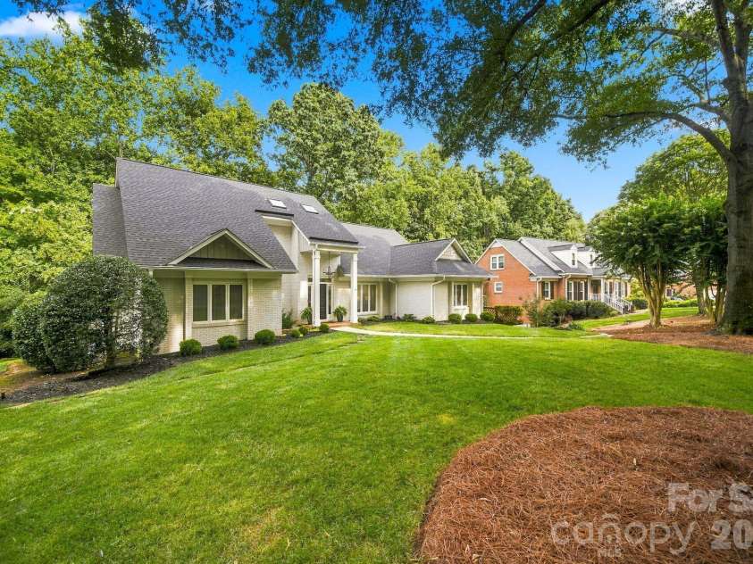 6643 Colston Court, Charlotte, NC 28210.  MLS# CAR4416172, YatesRealty ID 52729. 