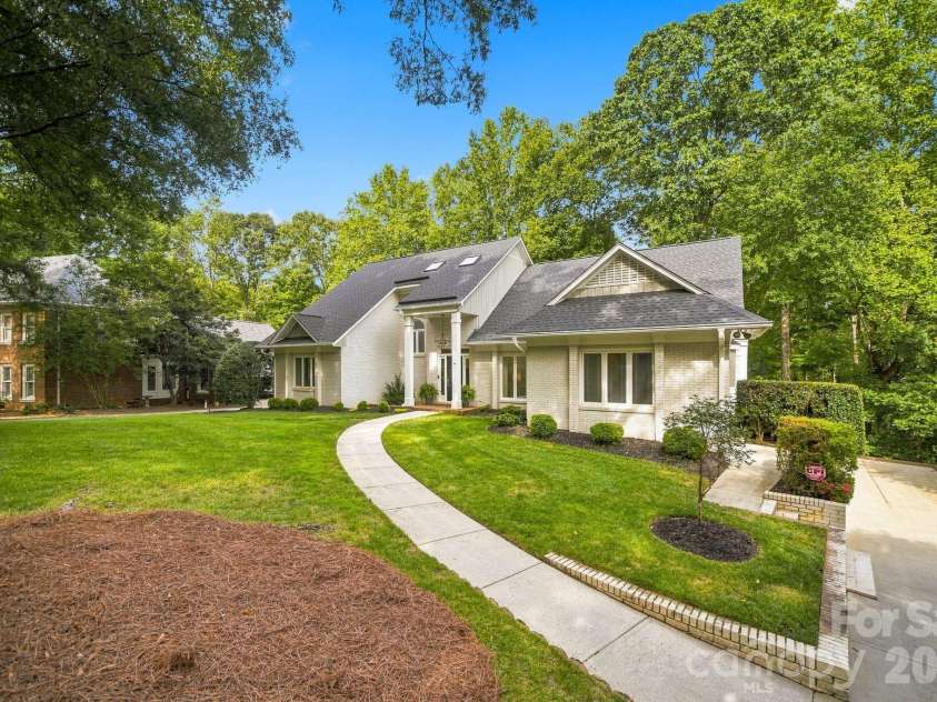 6643 Colston Court, Charlotte, NC 28210.  MLS# CAR4416172, YatesRealty ID 52729. 