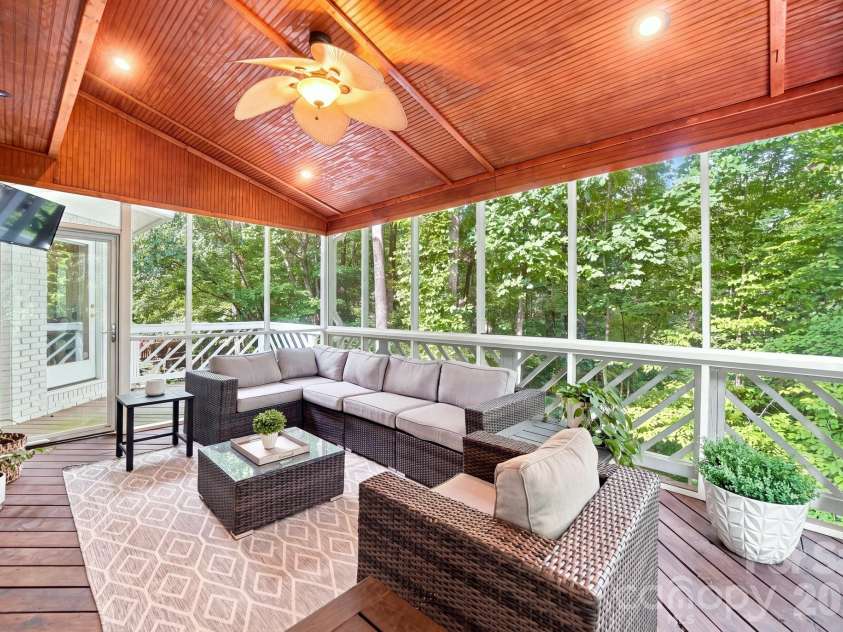 6643 Colston Court, Charlotte, NC 28210.  MLS# CAR4416172, YatesRealty ID 52729. 