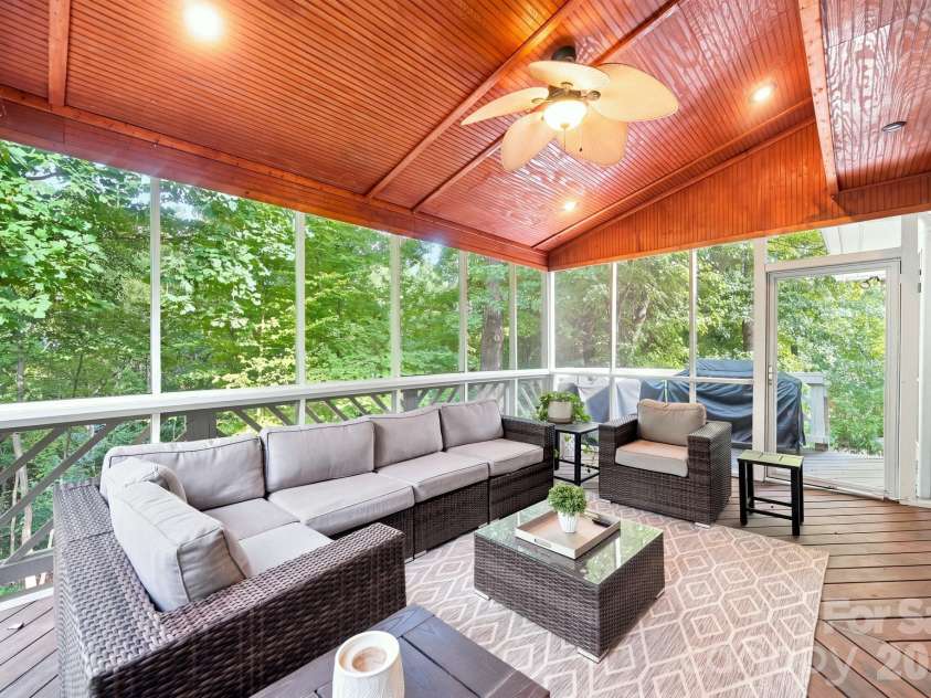 6643 Colston Court, Charlotte, NC 28210.  MLS# CAR4416172, YatesRealty ID 52729. 