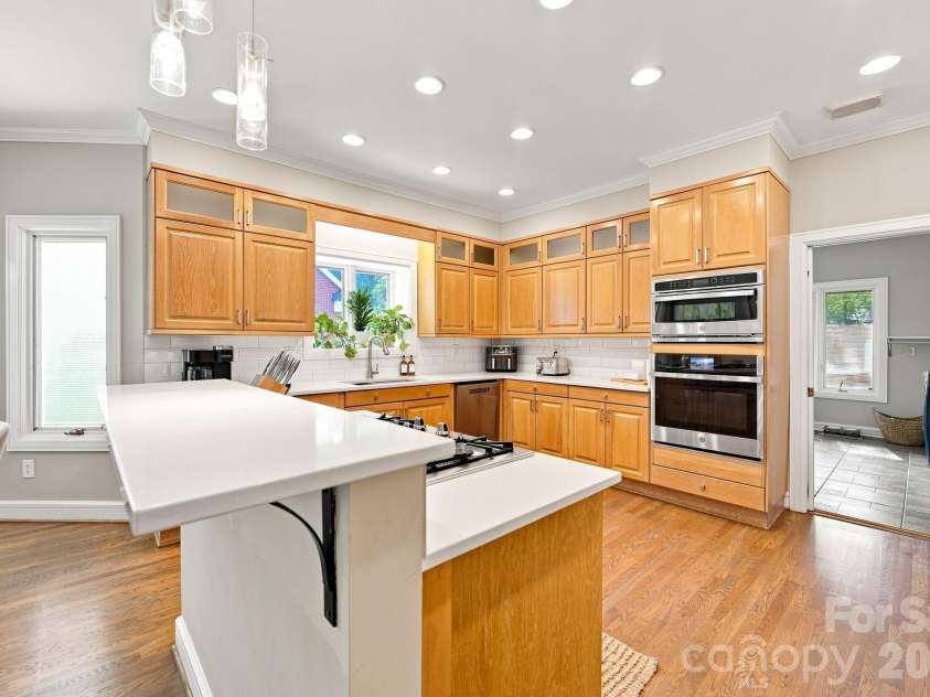 6643 Colston Court, Charlotte, NC 28210.  MLS# CAR4416172, YatesRealty ID 52729. 