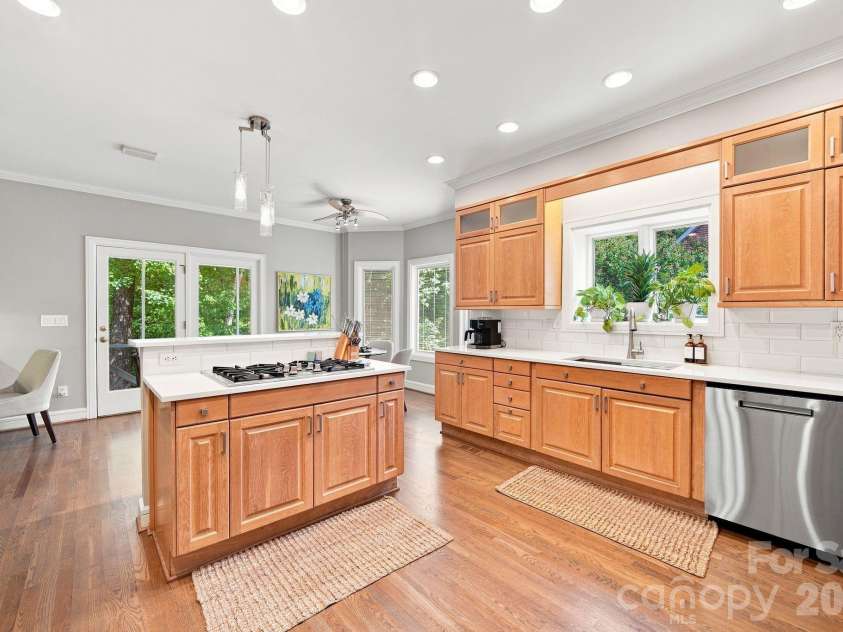 6643 Colston Court, Charlotte, NC 28210.  MLS# CAR4416172, YatesRealty ID 52729. 