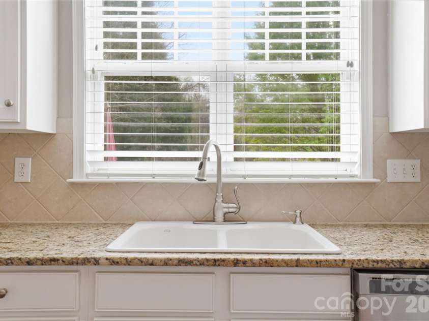 18334 Flagman Circle, Cornelius, NC 28031.  MLS# CAR4377111, YatesRealty ID 52730. 