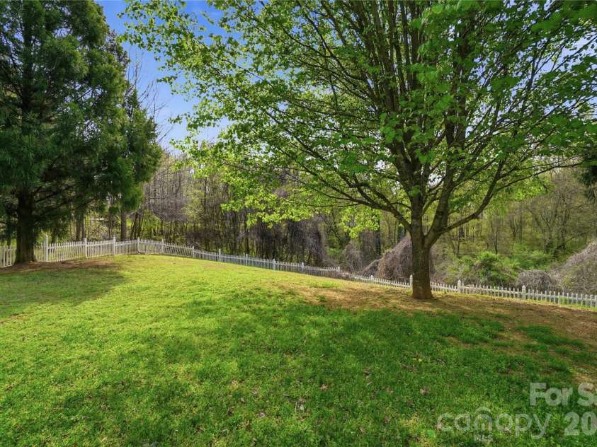 18334 Flagman Circle, Cornelius, NC 28031.  MLS# CAR4377111, YatesRealty ID 52730. 