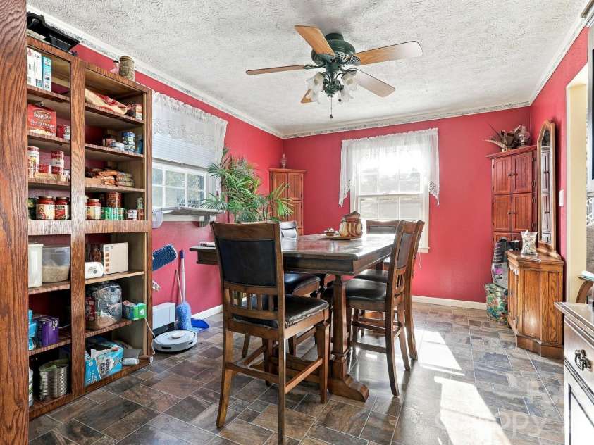 7 Fieldcrest Circle, Asheville, NC 28806.  MLS# CAR4422767, YatesRealty ID 52736. 