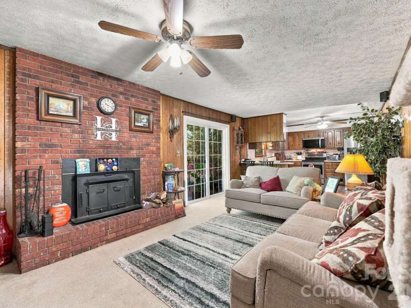 7 Fieldcrest Circle, Asheville, NC 28806.  MLS# CAR4422767, YatesRealty ID 52736. 