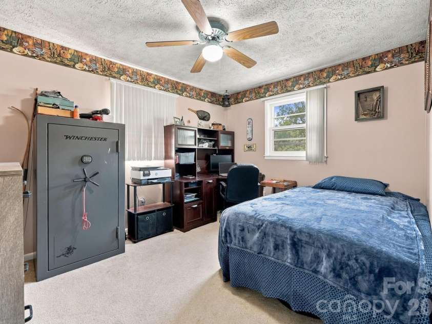 7 Fieldcrest Circle, Asheville, NC 28806.  MLS# CAR4422767, YatesRealty ID 52736. 