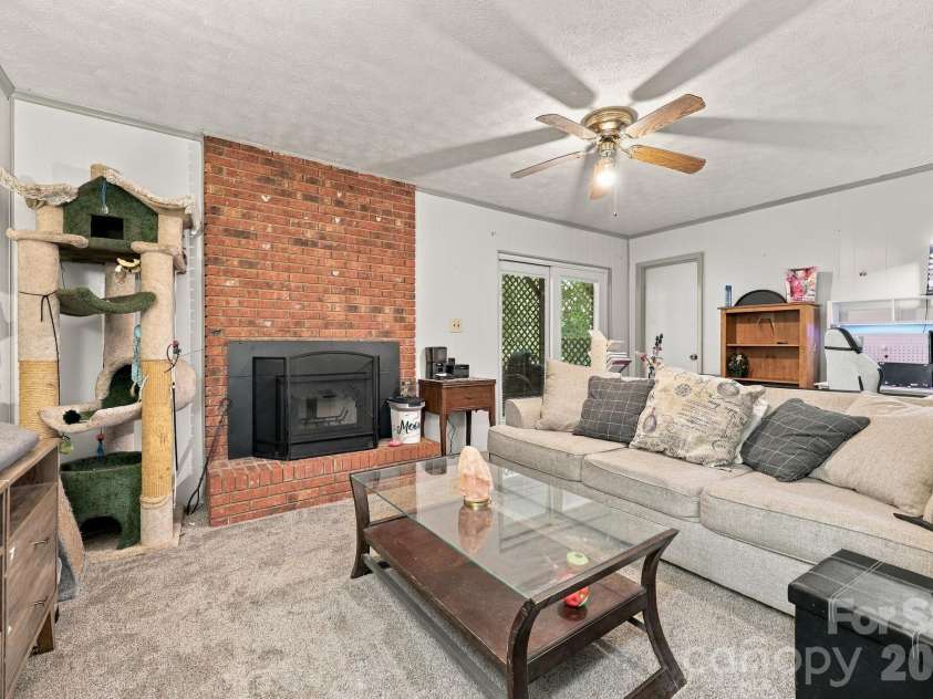 7 Fieldcrest Circle, Asheville, NC 28806.  MLS# CAR4422767, YatesRealty ID 52736. 