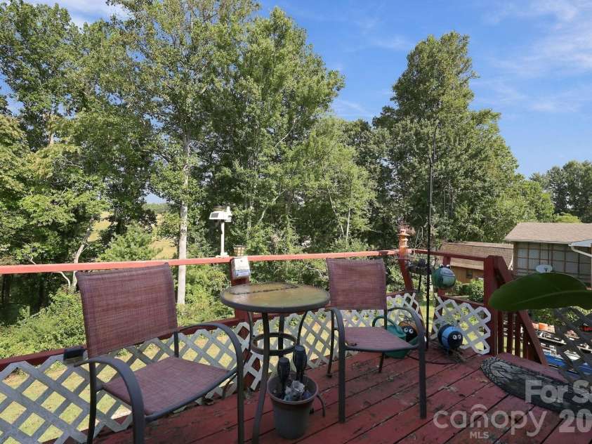 7 Fieldcrest Circle, Asheville, NC 28806.  MLS# CAR4422767, YatesRealty ID 52736. 