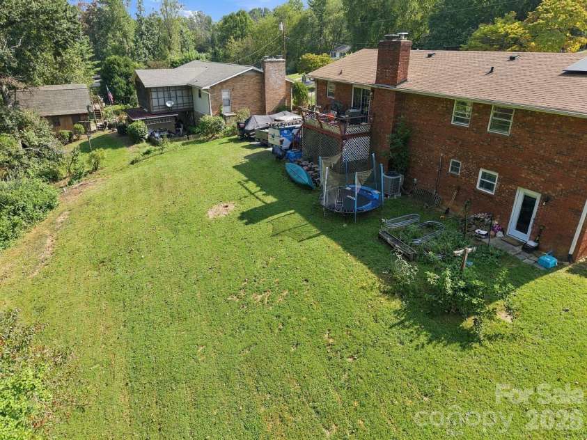 7 Fieldcrest Circle, Asheville, NC 28806.  MLS# CAR4422767, YatesRealty ID 52736. 