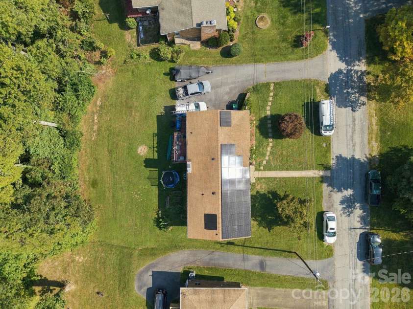7 Fieldcrest Circle, Asheville, NC 28806.  MLS# CAR4422767, YatesRealty ID 52736. 