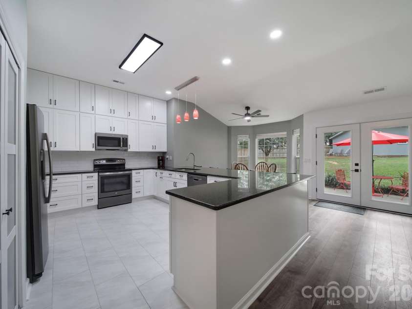 1383 Saint Katherines Way, Rock Hill, SC 29732.  MLS# CAR4427062, YatesRealty ID 52738. 