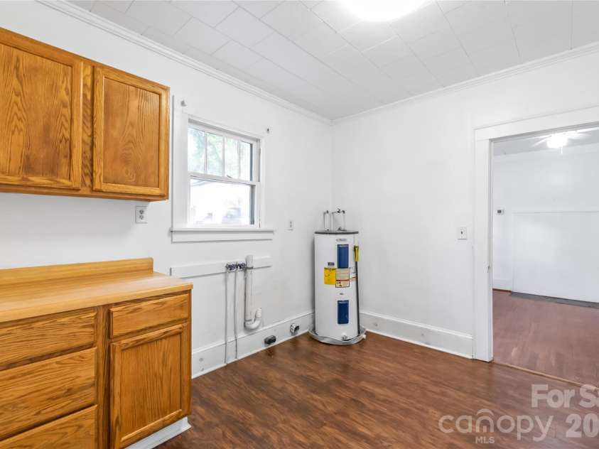 1015 Elm Street, Monroe, NC 28112.  MLS# CAR4428093, YatesRealty ID 52739. 