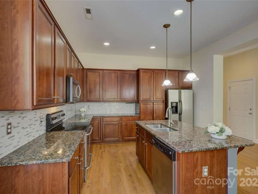 14103 Grand Traverse Drive, Charlotte, NC 28278.  MLS# CAR4242681, YatesRealty ID 5274. 