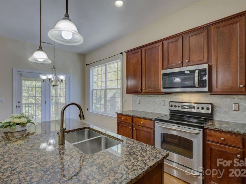14103 Grand Traverse Drive, Charlotte, NC 28278.  MLS# CAR4242681, YatesRealty ID 5274. 