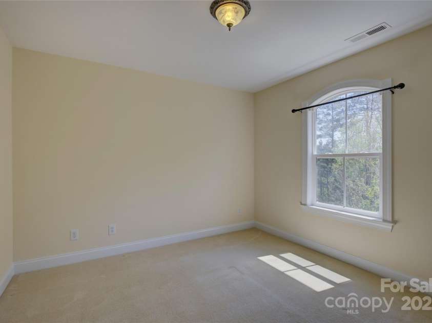 14103 Grand Traverse Drive, Charlotte, NC 28278.  MLS# CAR4242681, YatesRealty ID 5274. 