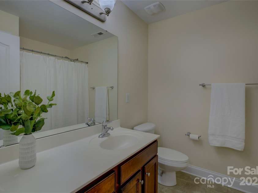 14103 Grand Traverse Drive, Charlotte, NC 28278.  MLS# CAR4242681, YatesRealty ID 5274. 