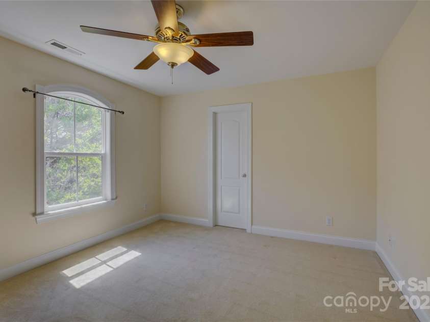 14103 Grand Traverse Drive, Charlotte, NC 28278.  MLS# CAR4242681, YatesRealty ID 5274. 