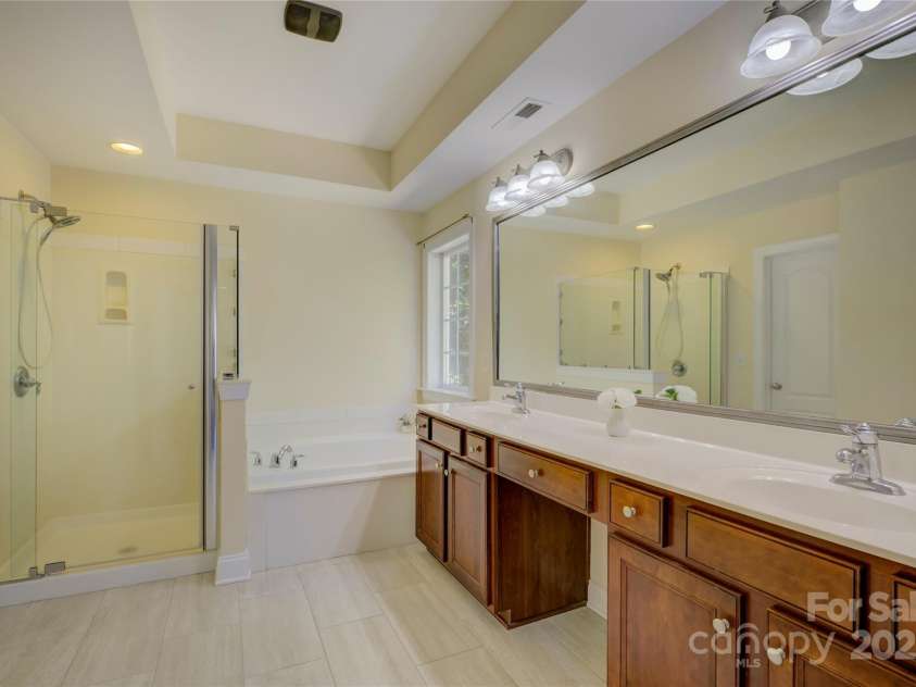 14103 Grand Traverse Drive, Charlotte, NC 28278.  MLS# CAR4242681, YatesRealty ID 5274. 