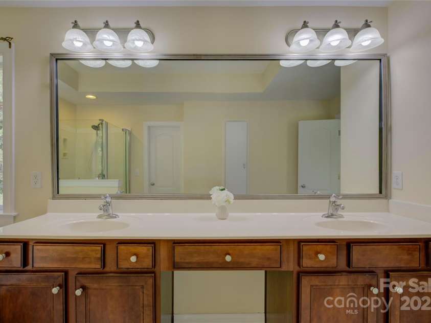 14103 Grand Traverse Drive, Charlotte, NC 28278.  MLS# CAR4242681, YatesRealty ID 5274. 