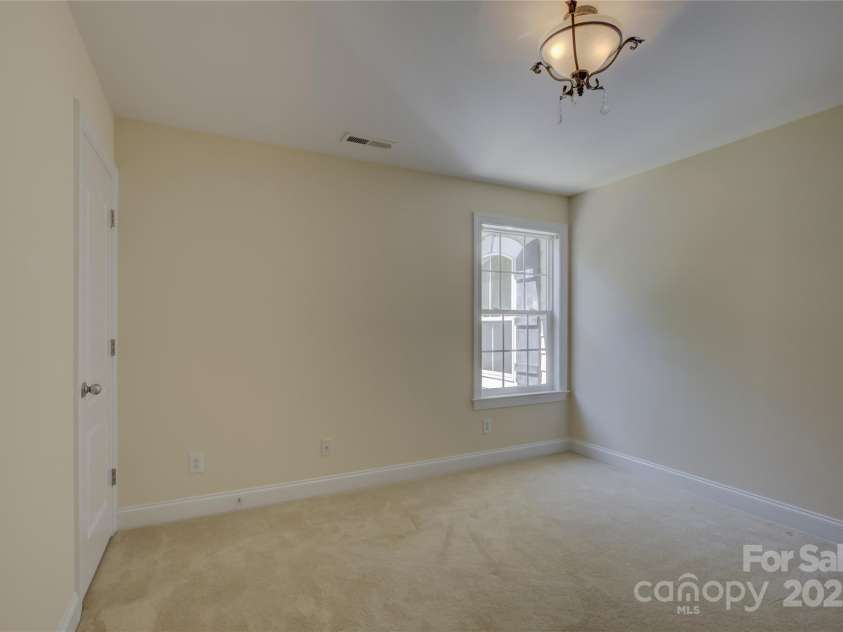 14103 Grand Traverse Drive, Charlotte, NC 28278.  MLS# CAR4242681, YatesRealty ID 5274. 