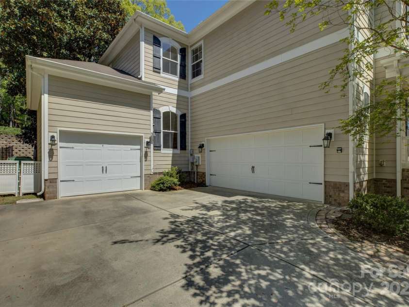 14103 Grand Traverse Drive, Charlotte, NC 28278.  MLS# CAR4242681, YatesRealty ID 5274. 