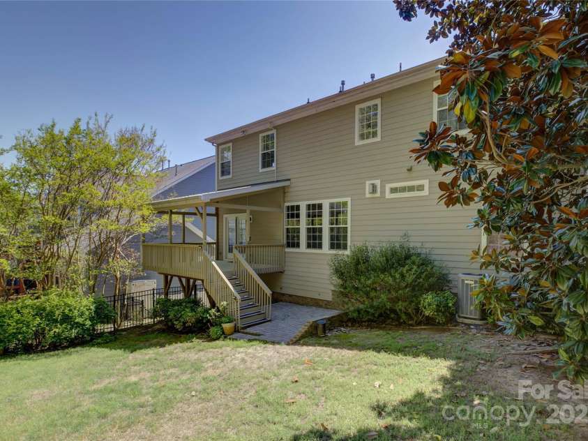 14103 Grand Traverse Drive, Charlotte, NC 28278.  MLS# CAR4242681, YatesRealty ID 5274. 