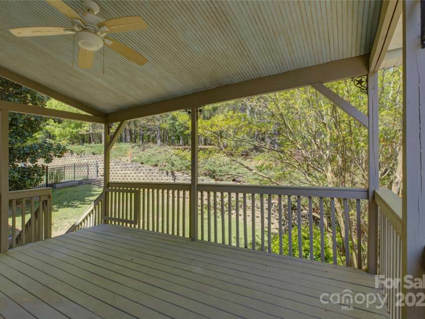 14103 Grand Traverse Drive, Charlotte, NC 28278.  MLS# CAR4242681, YatesRealty ID 5274. 