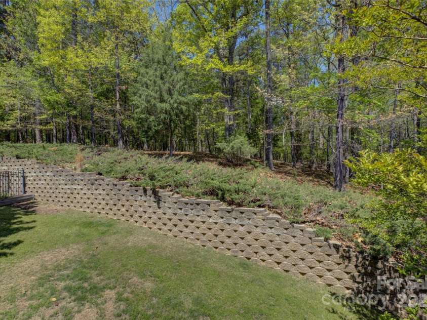 14103 Grand Traverse Drive, Charlotte, NC 28278.  MLS# CAR4242681, YatesRealty ID 5274. 