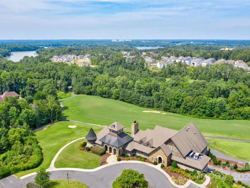 14103 Grand Traverse Drive, Charlotte, NC 28278.  MLS# CAR4242681, YatesRealty ID 5274. Palisades Courtney club (private)