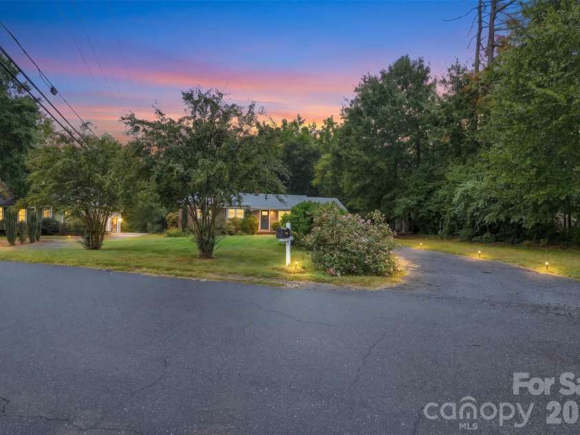 561 Forest Way Drive, Fort Mill, SC 29715.  MLS# CAR4422815, YatesRealty ID 52741. 