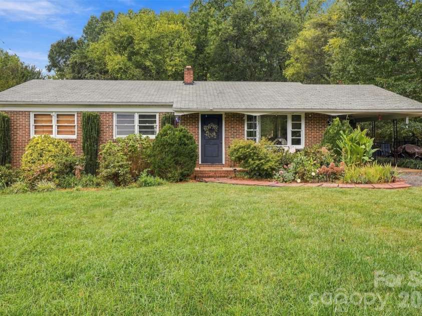 561 Forest Way Drive, Fort Mill, SC 29715.  MLS# CAR4422815, YatesRealty ID 52741. 