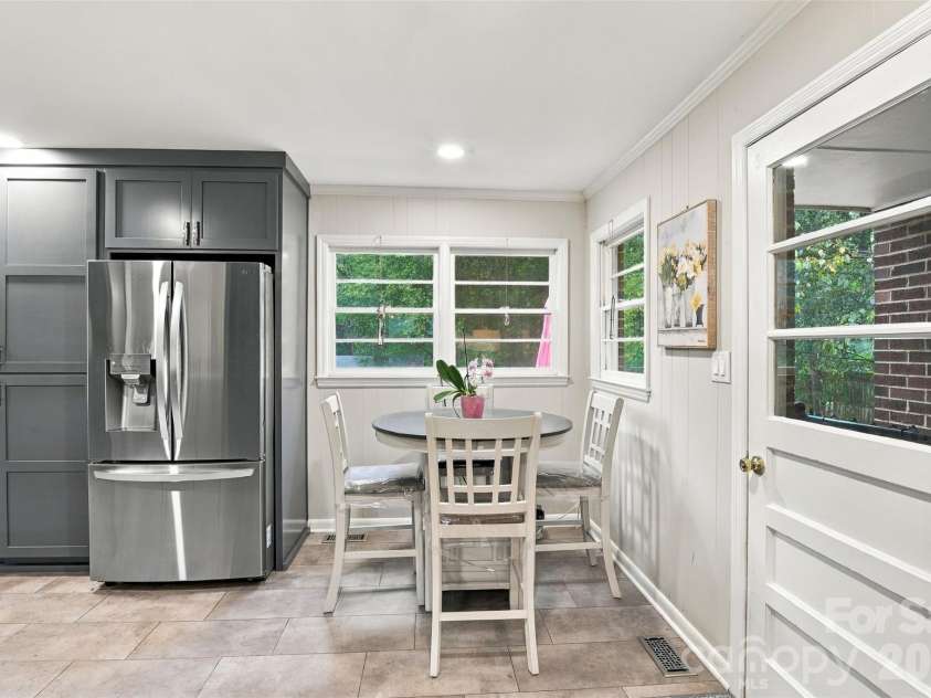 561 Forest Way Drive, Fort Mill, SC 29715.  MLS# CAR4422815, YatesRealty ID 52741. 
