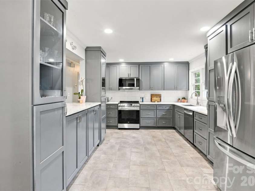 561 Forest Way Drive, Fort Mill, SC 29715.  MLS# CAR4422815, YatesRealty ID 52741. 