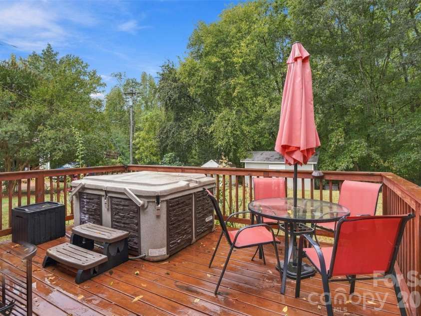 561 Forest Way Drive, Fort Mill, SC 29715.  MLS# CAR4422815, YatesRealty ID 52741. 