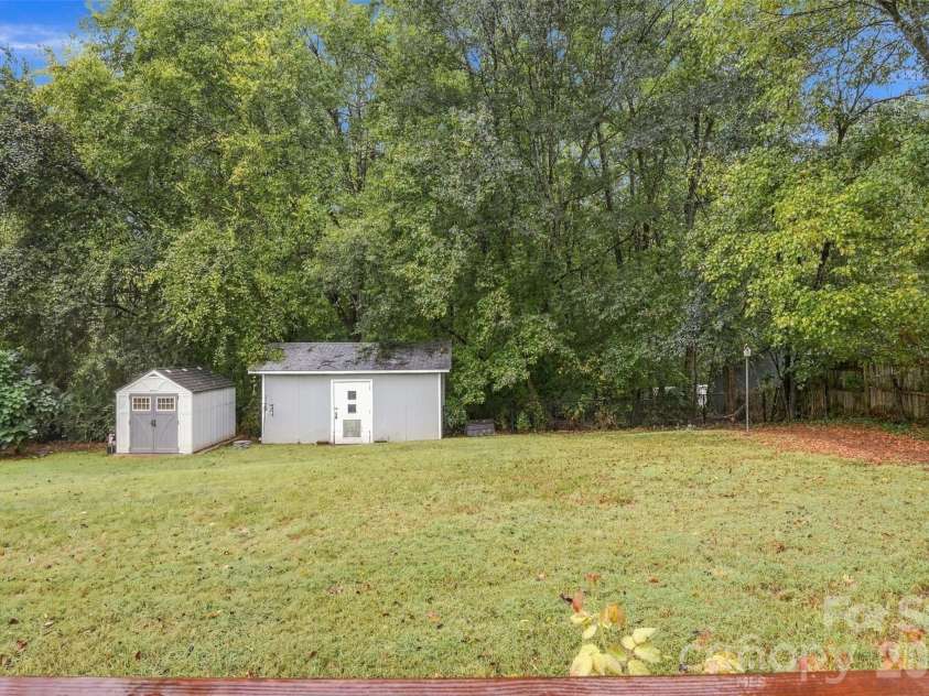 561 Forest Way Drive, Fort Mill, SC 29715.  MLS# CAR4422815, YatesRealty ID 52741. 